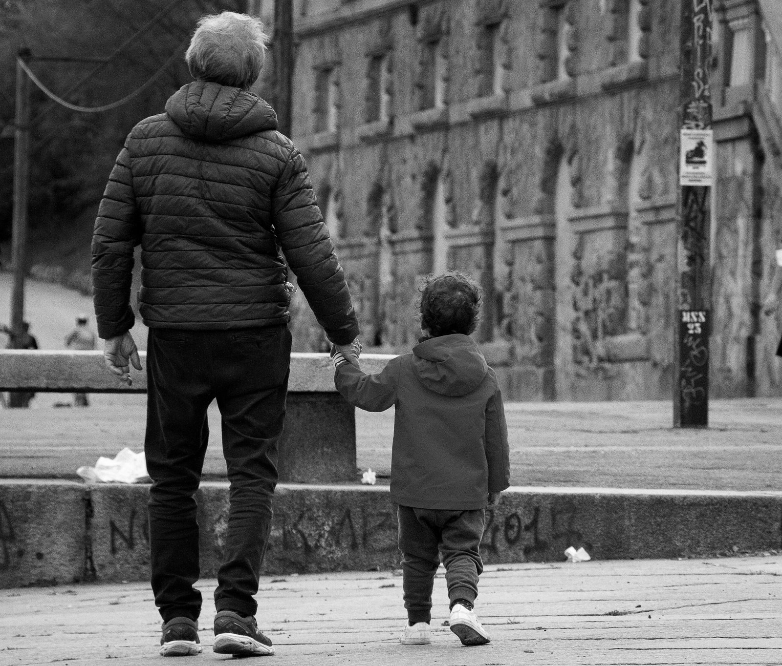How children experience moves between parents’ homes after separation