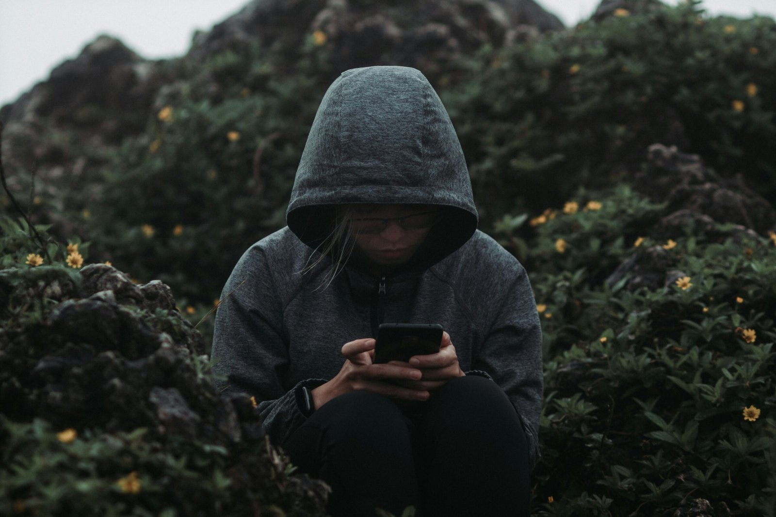 Resilience and Adolescent Conflict Responses in Cyberbullying
