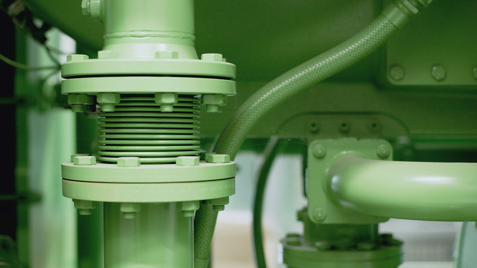 Static performance and failure mechanisms of a rubber-stiffened steel plates with rapid-hardening concrete for sustainable bridge expansion joints retrofitting