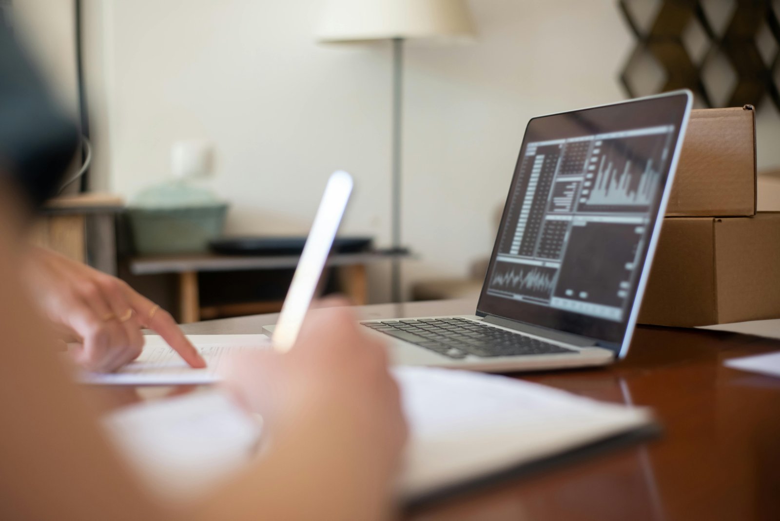 Beyond translation: a quantitative study on foreign language proficiency, academic identity, and dissonance among educational researchers