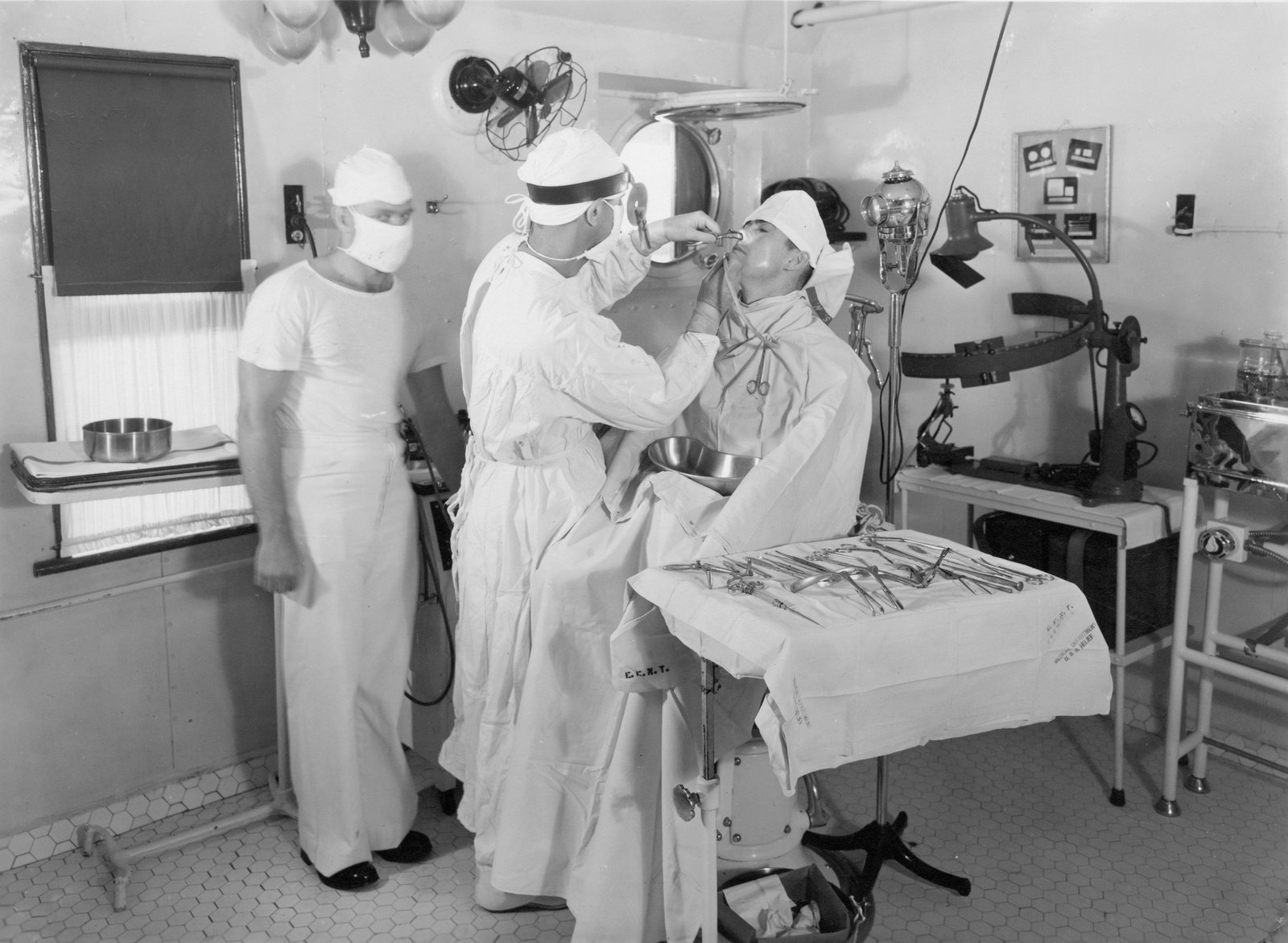 En bloc resection of proximal fibular giant cell tumour in skeletally immature patients with common peroneal nerve neuropraxia: a retrospective case series of 20 patients with one-year follow-up