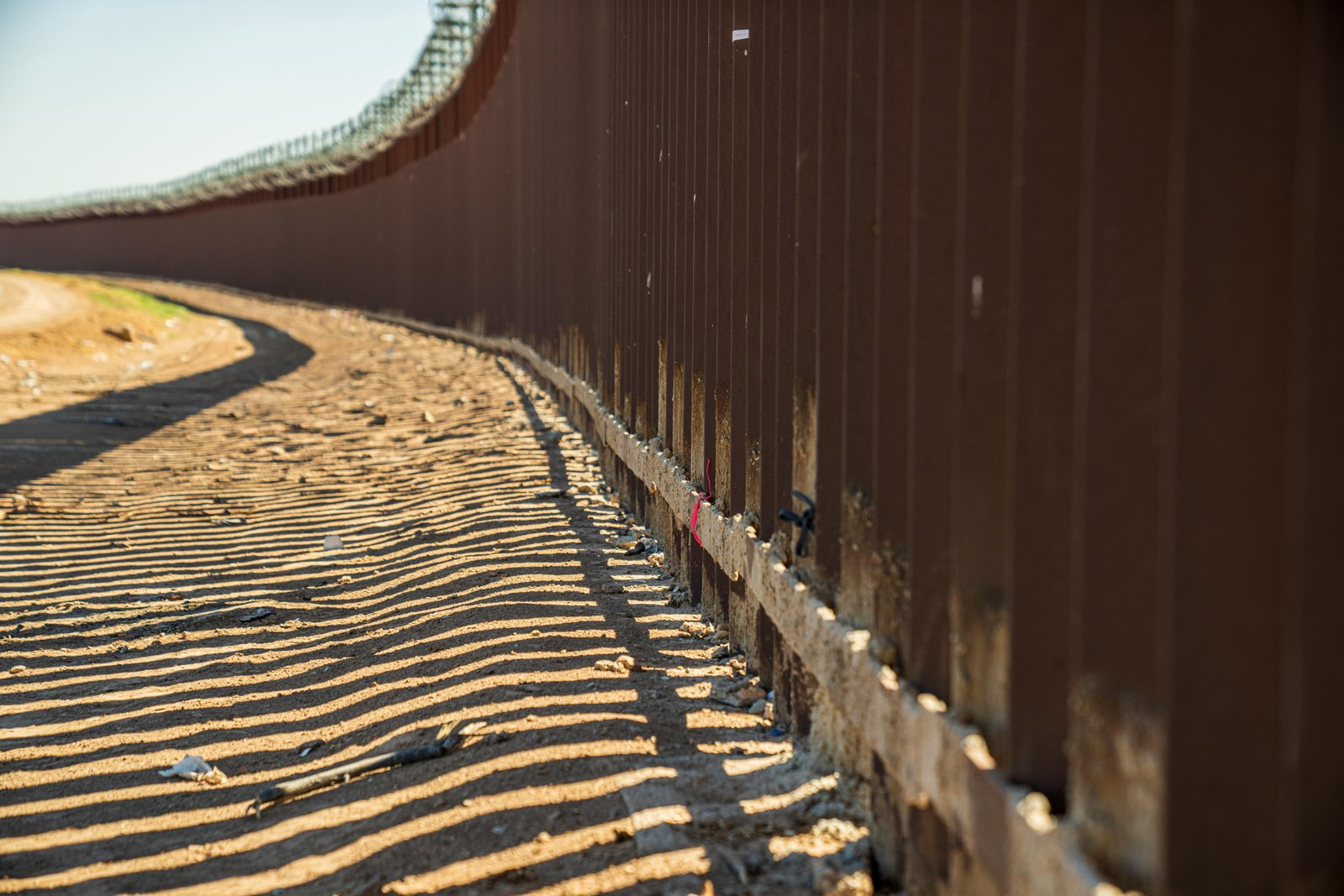 Removal of Boundary Markers on Sebatik Island: Legal Implications for Regional Sovereignty and Protection of Border Communities