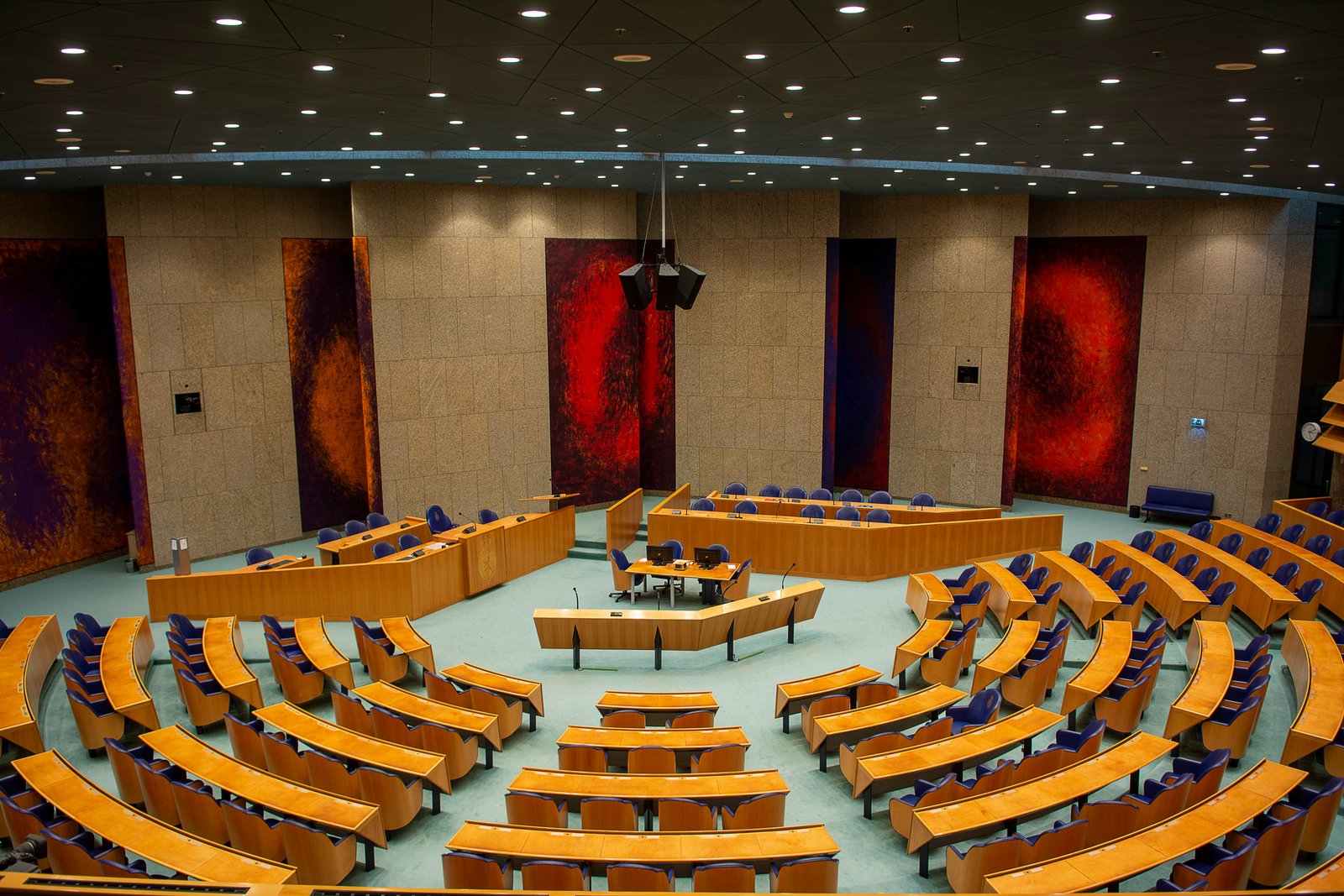 Control or Representation? Government‐Opposition Dynamics and the Use of Geographic Parliamentary Questions