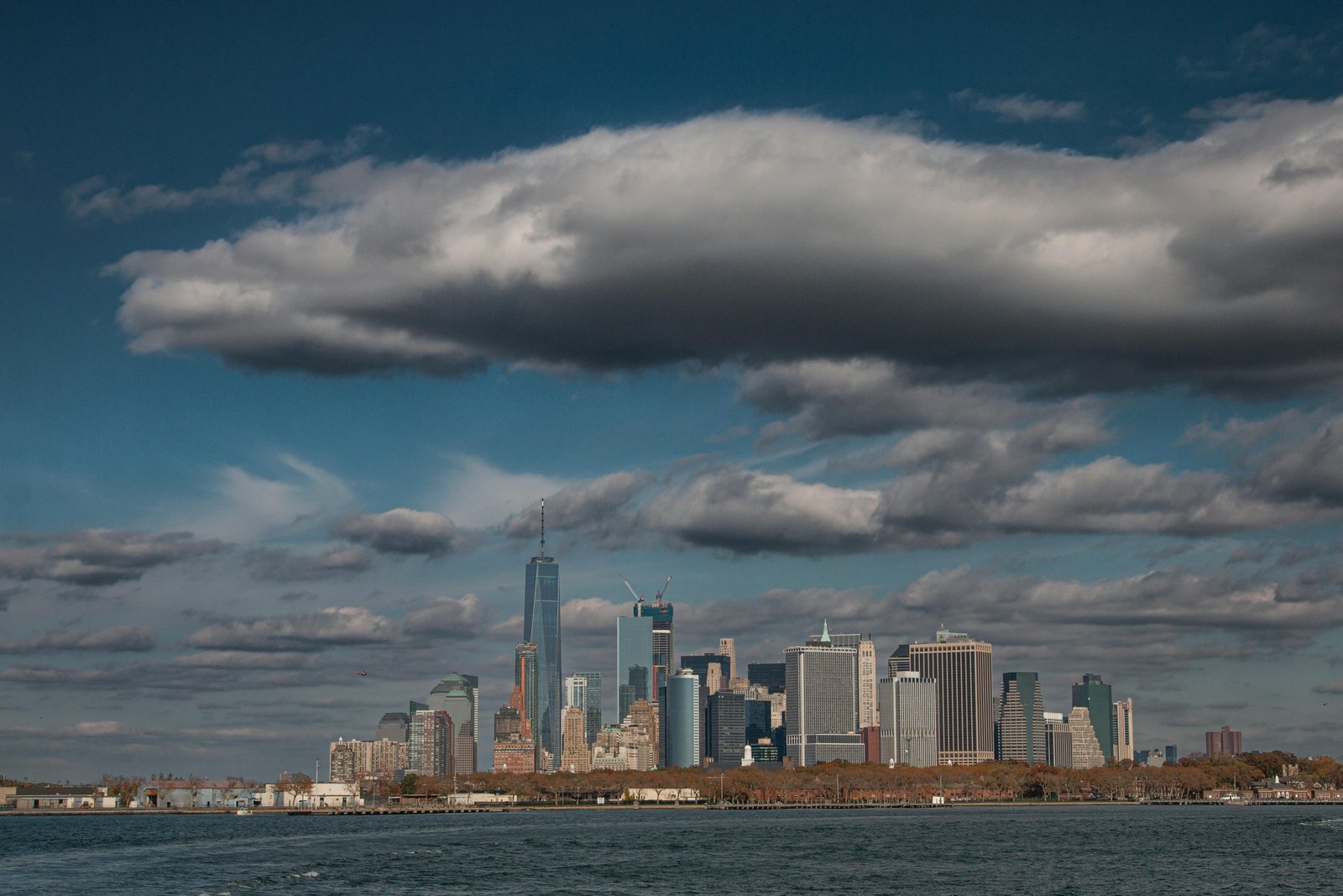 Insights into the sovereign-bank nexus: Can inflation and money supply affect the doom loop?