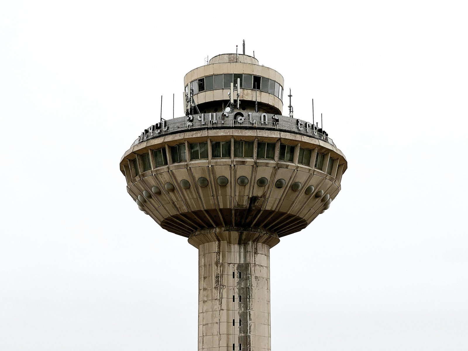 World Englishes, applied linguistics, and air traffic control communication