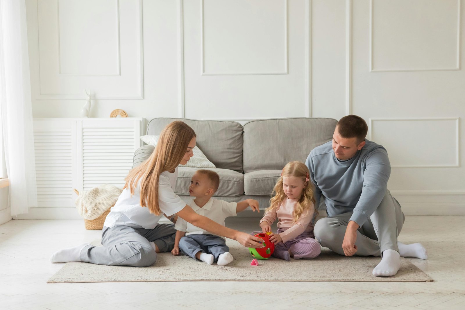 Childlessness, child allowance policy, and economic growth: can childcare support policies be beneficial for all households?