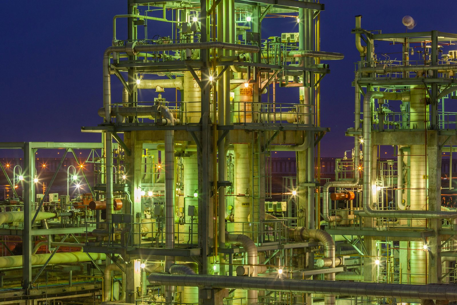Subsample Analysis of Oil Revenue Shocks and Macroeconomic Policy Transmission