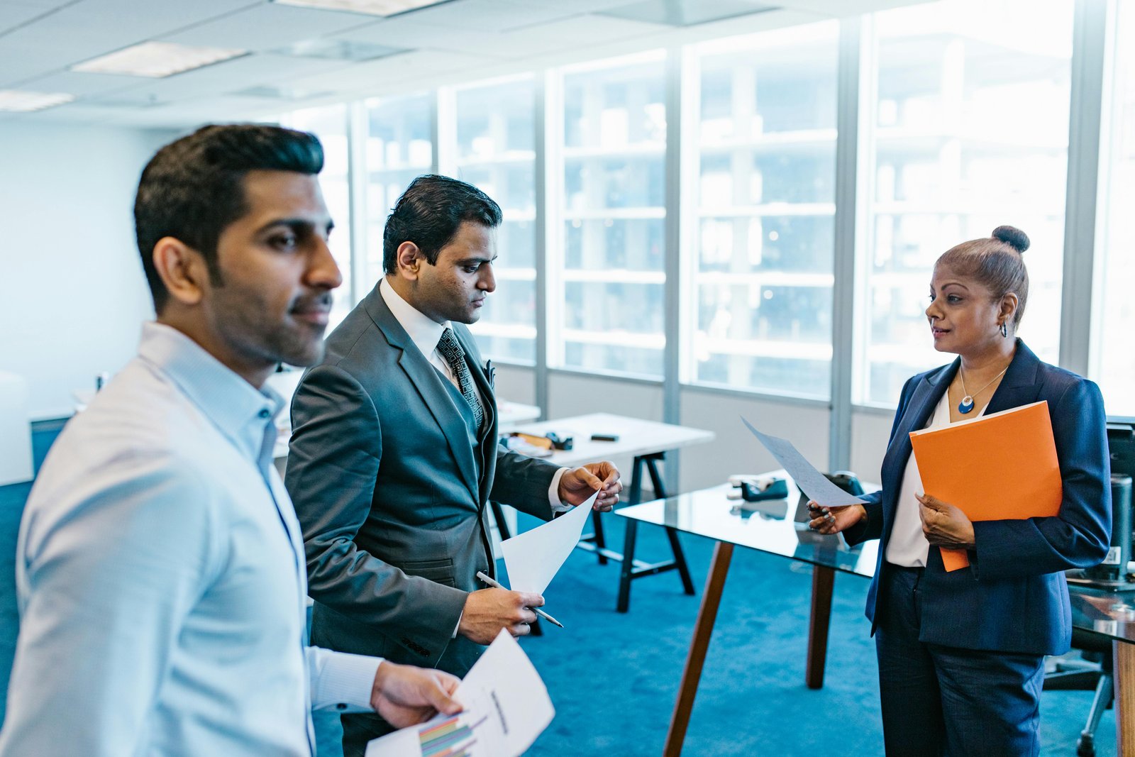 Listing, Economic Policy Uncertainty, and Risk‐Taking Behavior in Private‐Sector Firms in China: Strategic Growth Versus Political Connections