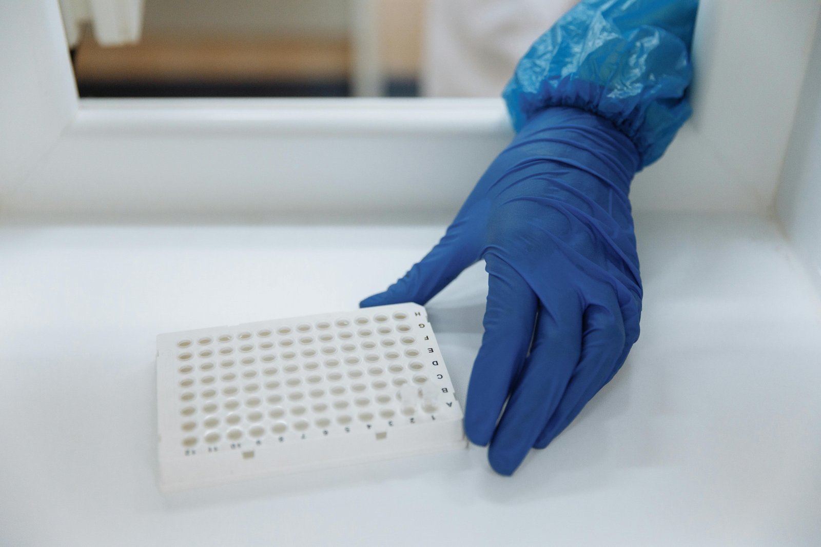 Intelligent Cellulose-Based Sorbent for Light-Driven Solid-Phase Extraction of Amphetamine