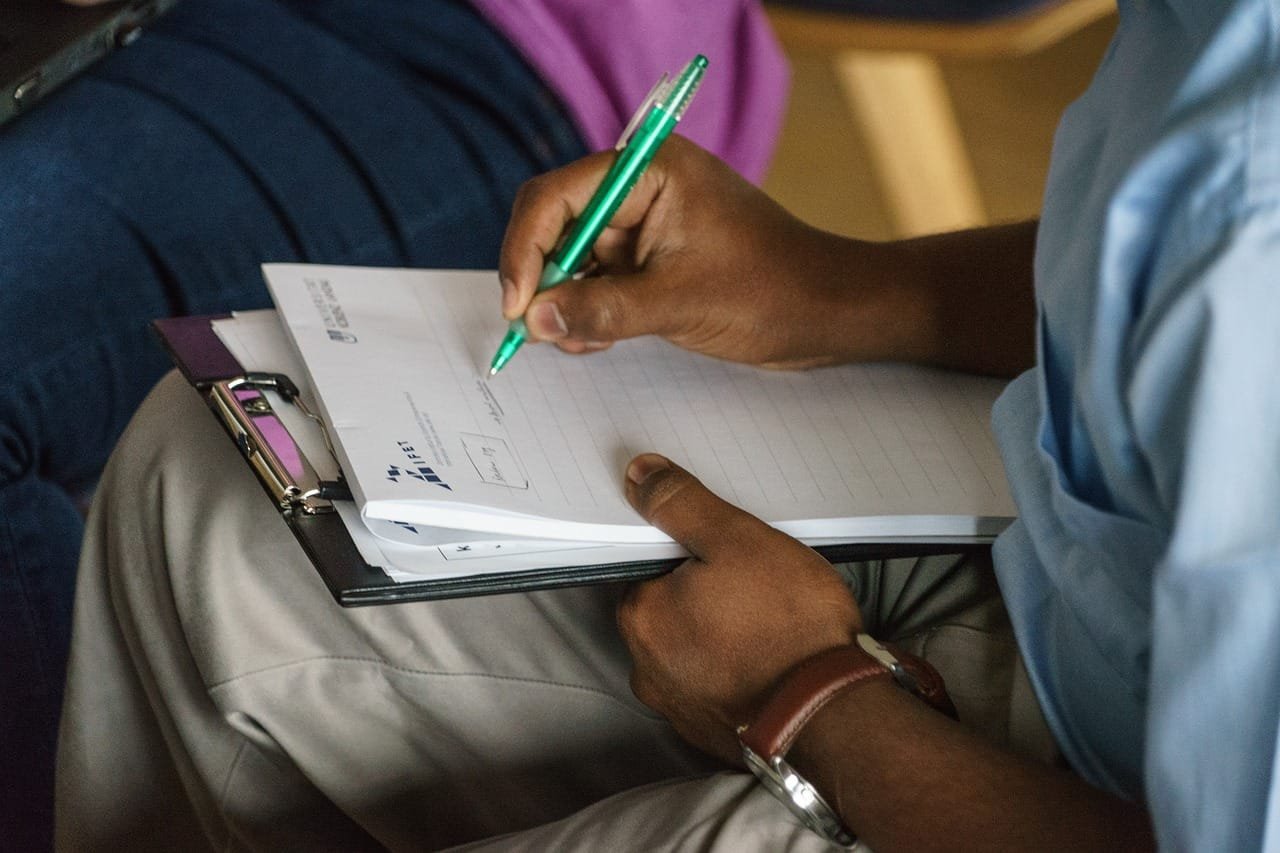 AI4Qual: A Comprehensive Field Guide to LLM-Supported Qualitative Research (Tutorial)