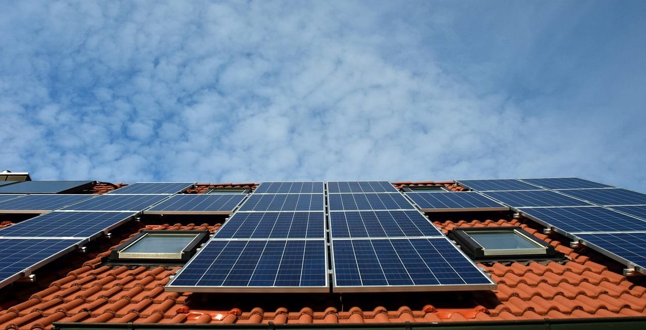 Techno-economic optimization of a hybrid renewable microgrid for electric vehicle charging: A comparative study in Egypt and Türkiye