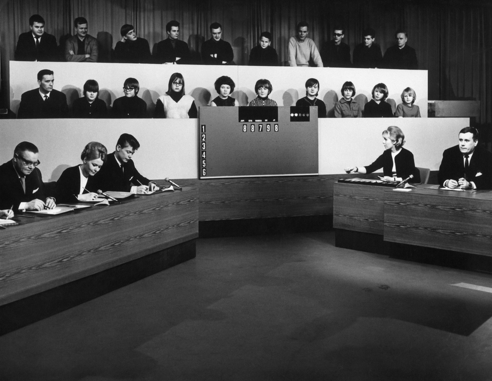 Design‐Based Politicization in Non‐Majoritarian Institutions: The Case of the European Commission’s Regulatory Scrutiny Board