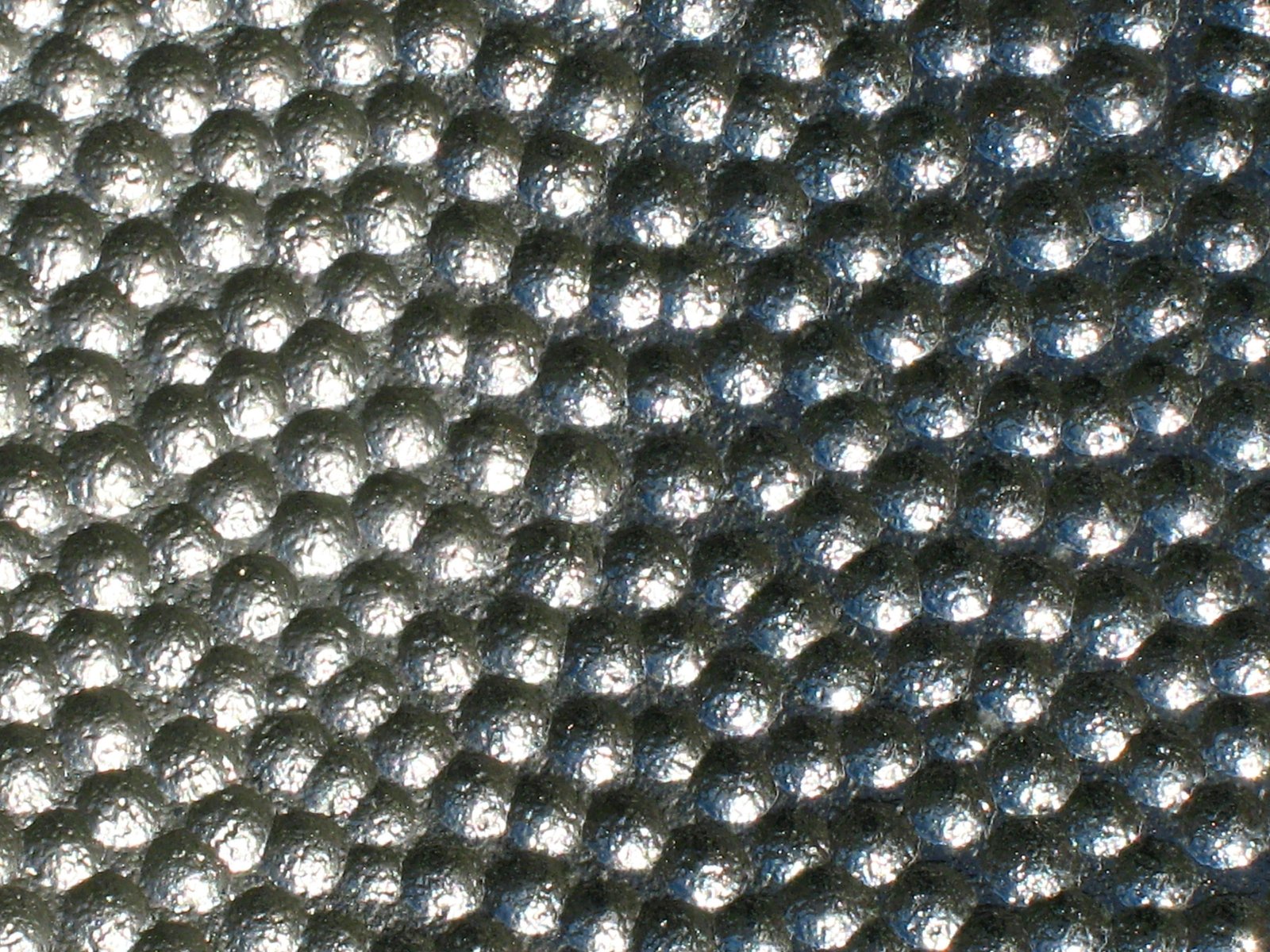 Green and ultra-light magnesium foam processed using oyster shell powder as blowing agent
