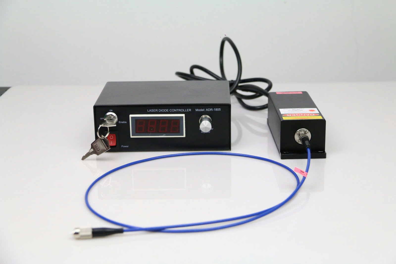 Observation of oscillations and near-barrier suppression in proton capture by 20O