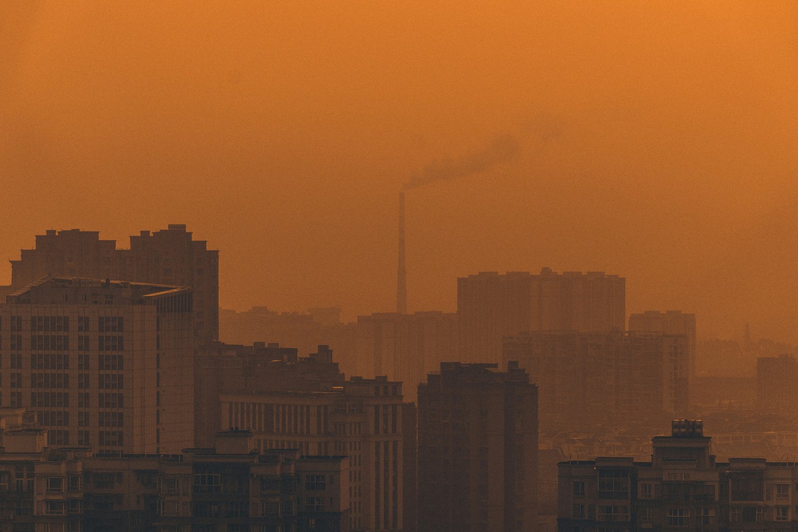 Disparities in the air quality monitoring stations and PM₂.₅ in Chicago’s air quality landscape