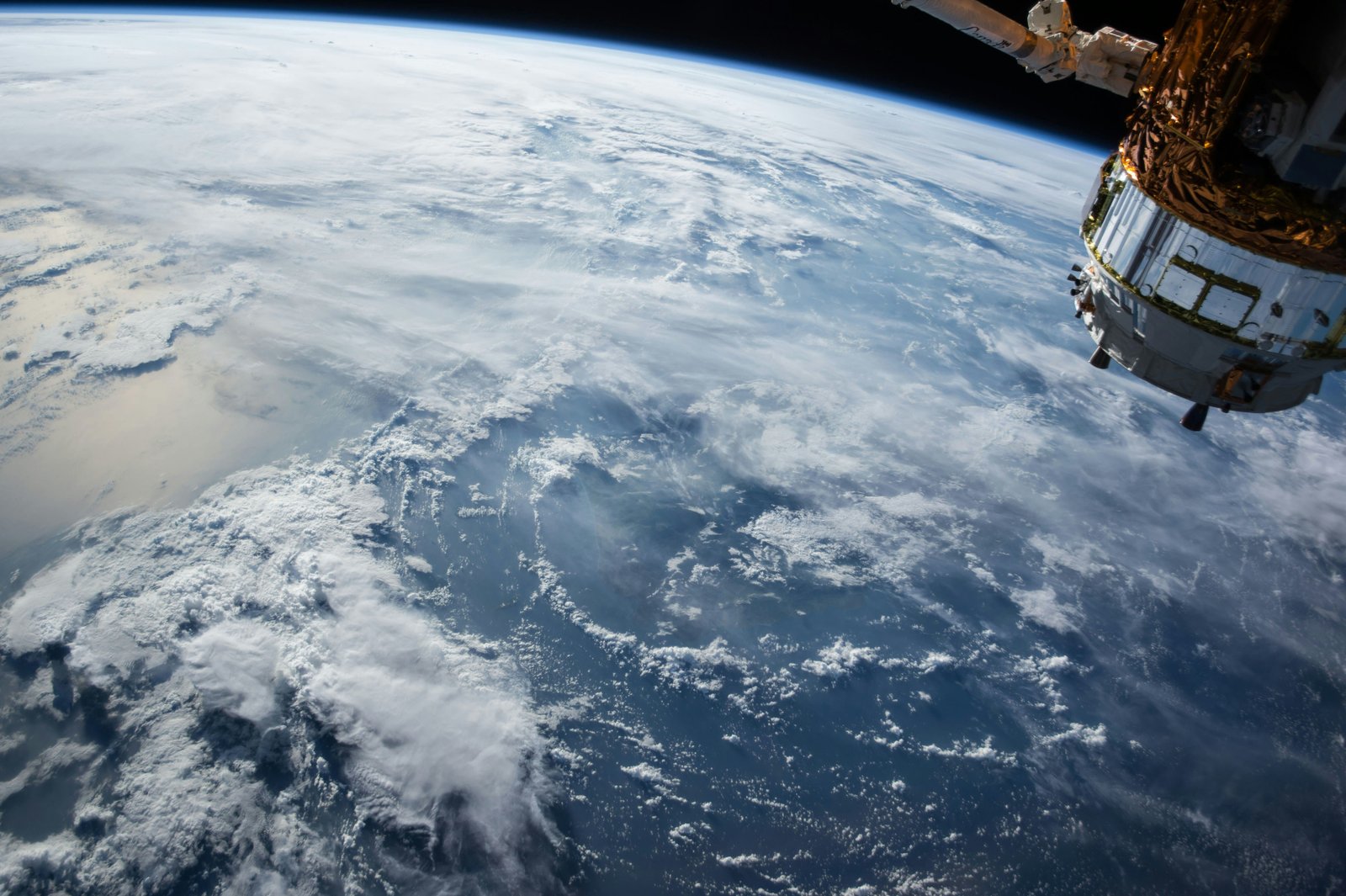 Twenty‐One Years of Global Atmospheric Chlorine Inventories From Atmospheric Chemistry Experiment Fourier Transform Spectrometer (ACE‐FTS) Measurements